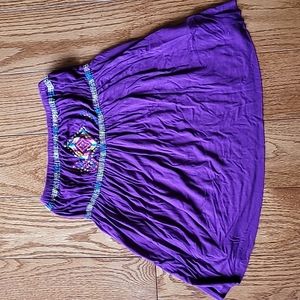 Sz small strapless top.  embroidery on front. Excellent condition